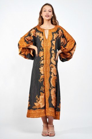 Rochie lunga neagra cu fir auriu si print floral