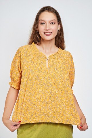 Bluza galbena cu imprimeu floral delicat