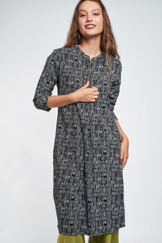 Tunica neagra cu print alb minimalist si slituri laterele