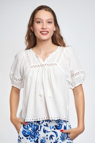 Bluza alba cu broderie sparta Isra