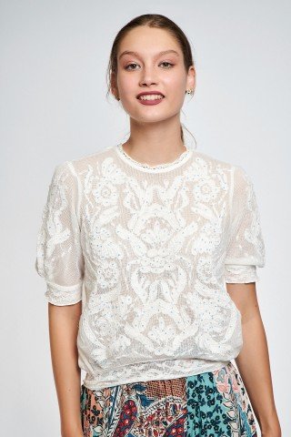 Bluza alba cu broderie si margele bleu