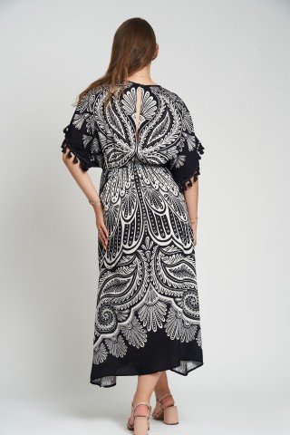 Rochie cu maneci kimono cu ciucuri si imprimeu