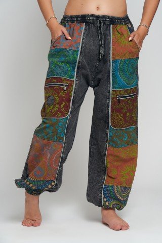 Pantaloni patchwork multicolor cu imprimeuri block print si buzunare cu fermoar