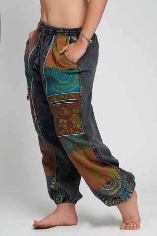 Pantaloni patchwork multicolor cu imprimeuri block print si buzunare cu fermoar