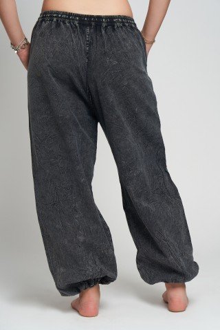 Pantaloni patchwork multicolor cu imprimeuri block print si buzunare cu fermoar