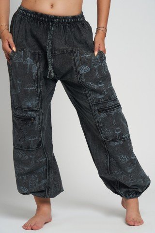 Pantaloni gri stonewashed cu imprimeu ciuperci – stil cargo hippie unisex