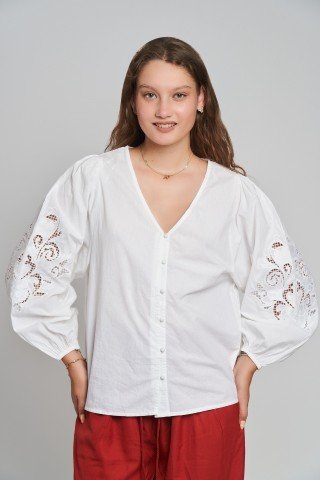 Bluza alba cu maneci bufante cu broderie sparta