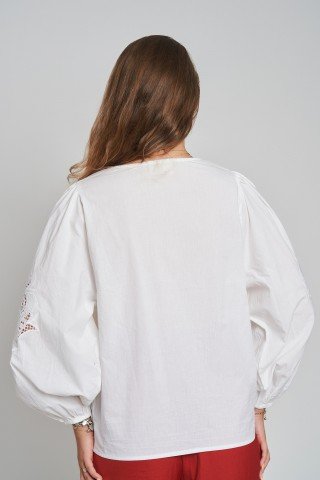 Bluza alba cu maneci bufante cu broderie sparta
