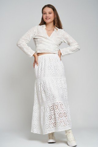 Bluza alba parte peste parte din broderie sparta