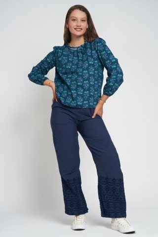 Bluza bleumarin din vascoza cu imprimeu floral