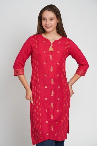 Tunica rosie cu broderie aurie si ciucure