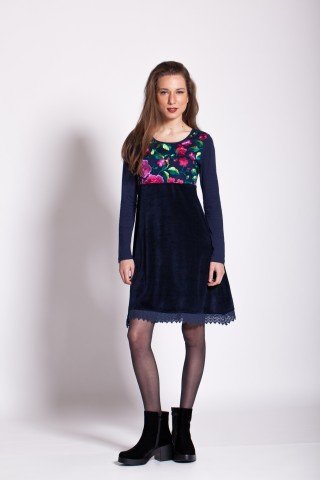 Rochie bleumarin catifea cu broderie piept si bordura macrame Sweetheart