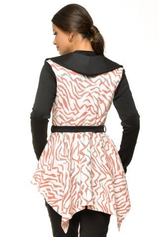 Jacheta neagra cu imprimeu roz