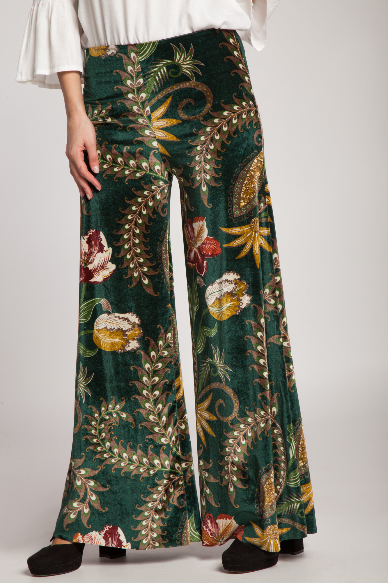 Pantaloni de catifea verde cu imprimeu floral