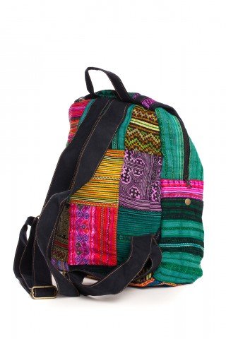 Rucsac multicolor brodat manual, nuanta la curea este de maro deschis